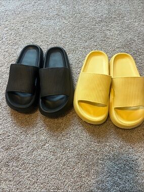 NWOT Two pair slides size 9 black and yellow